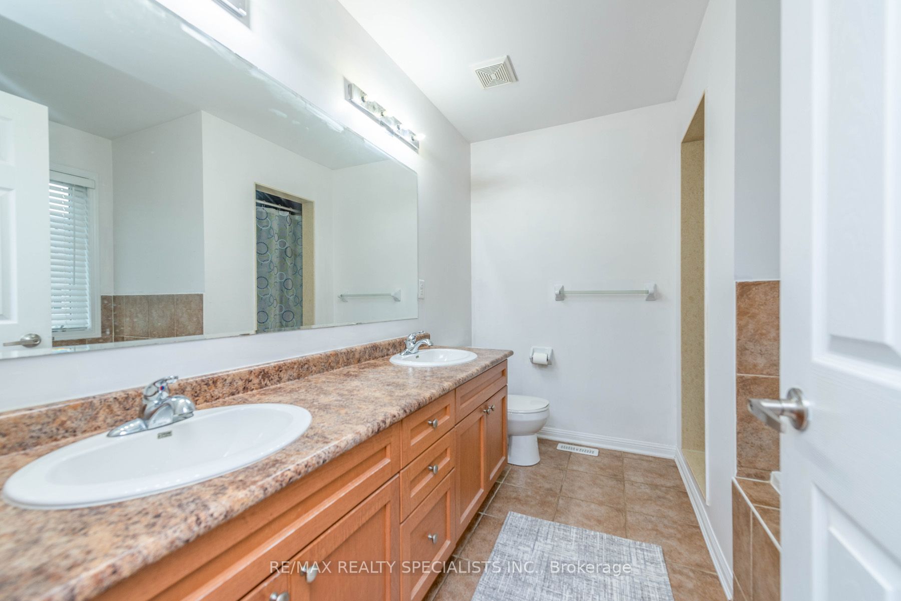 42 Lesabre Cres