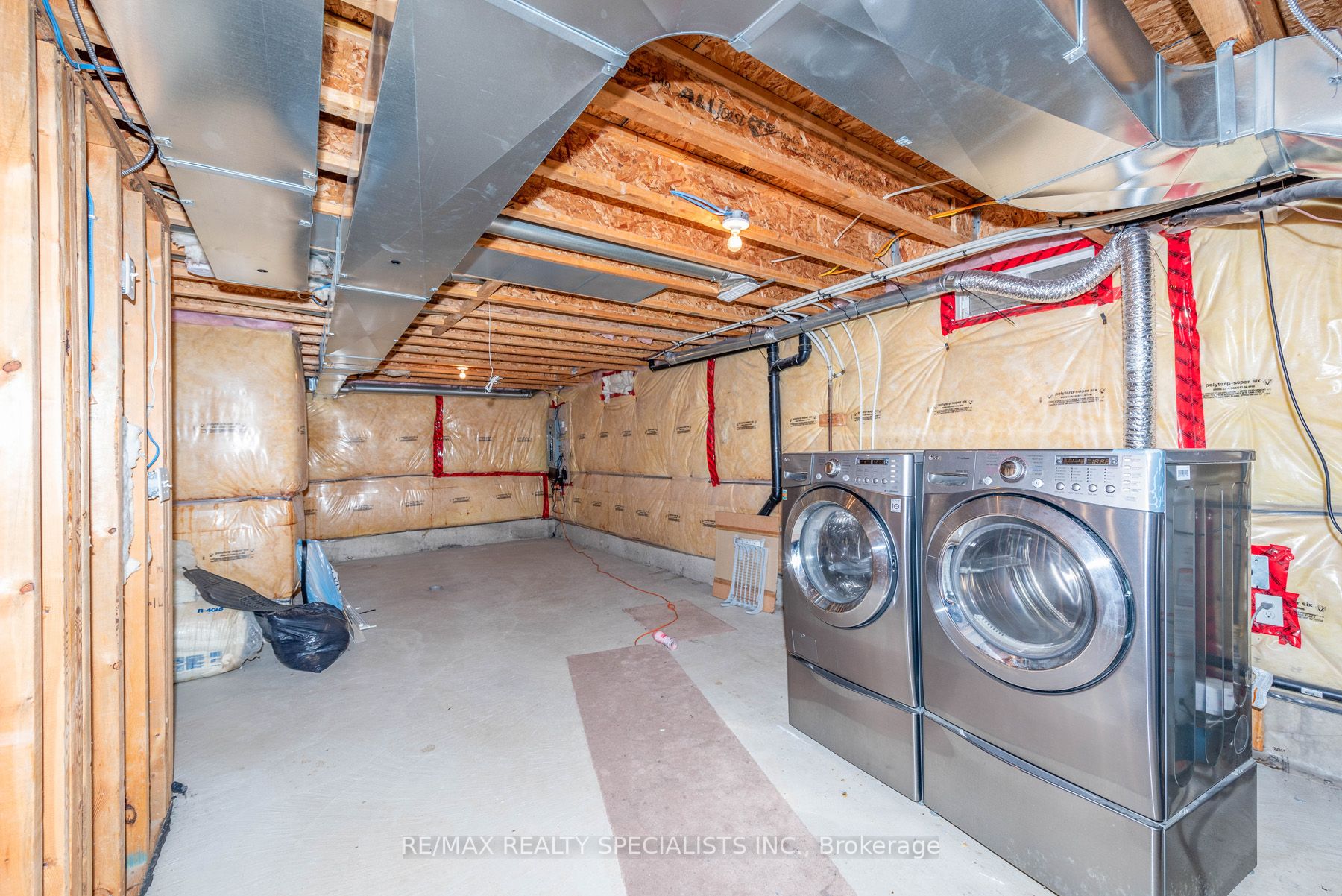 42 Lesabre Cres