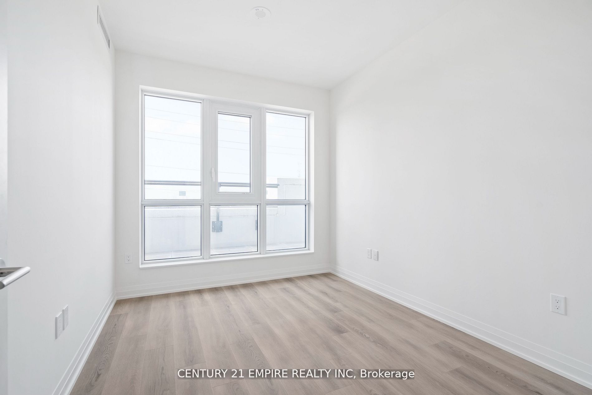 509 Dundas Street, #306