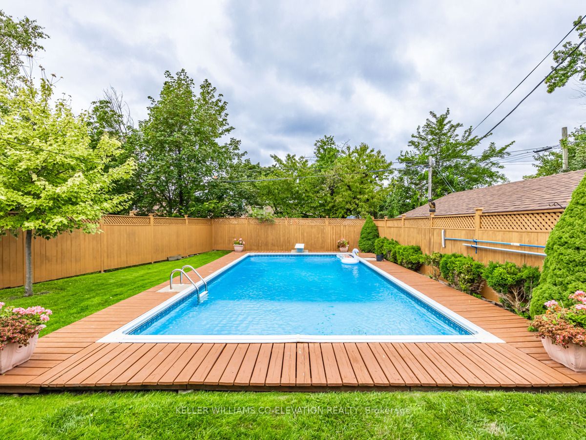 17 Fondy Crt