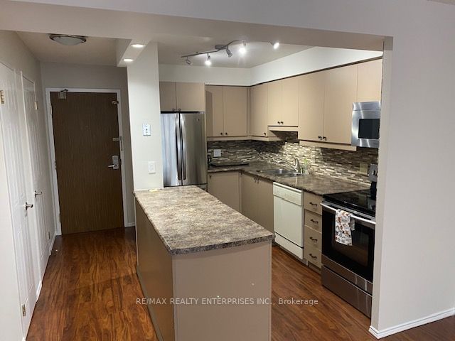 1110 Walden Circ, #208