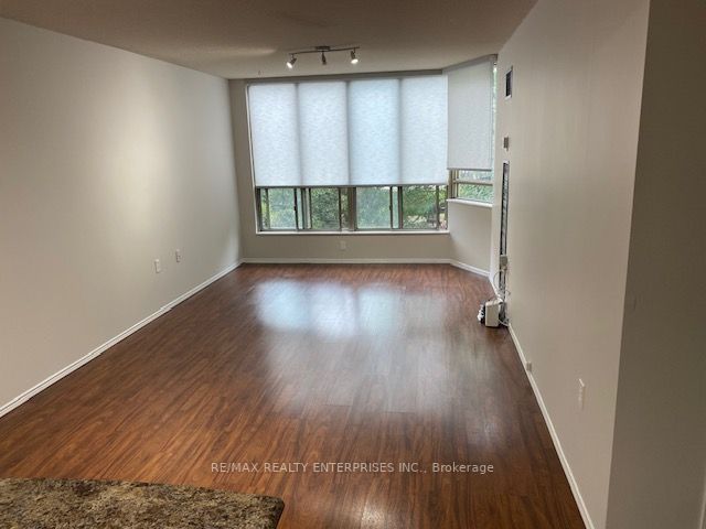 1110 Walden Circ, #208