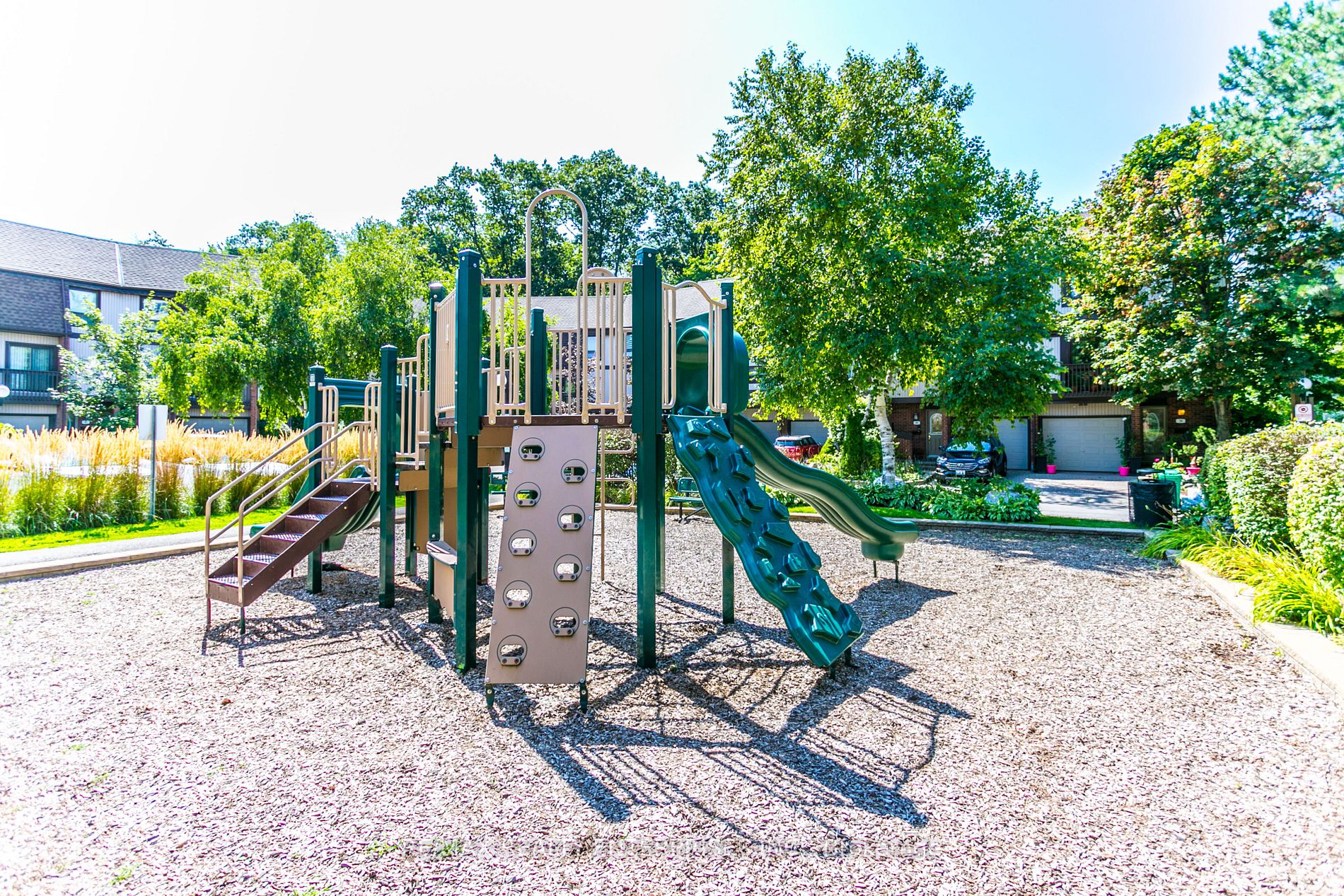 1110 Walden Circ, #208