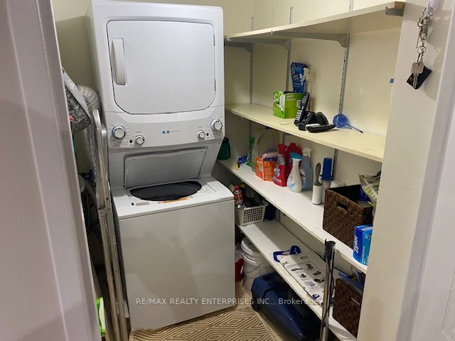 1110 Walden Circ, #208