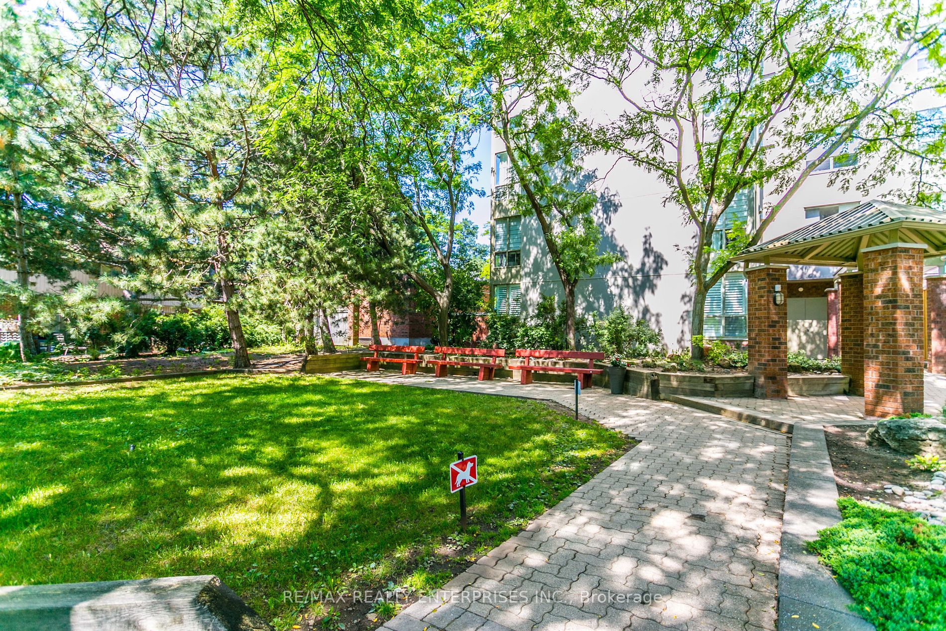 1110 Walden Circ, #208