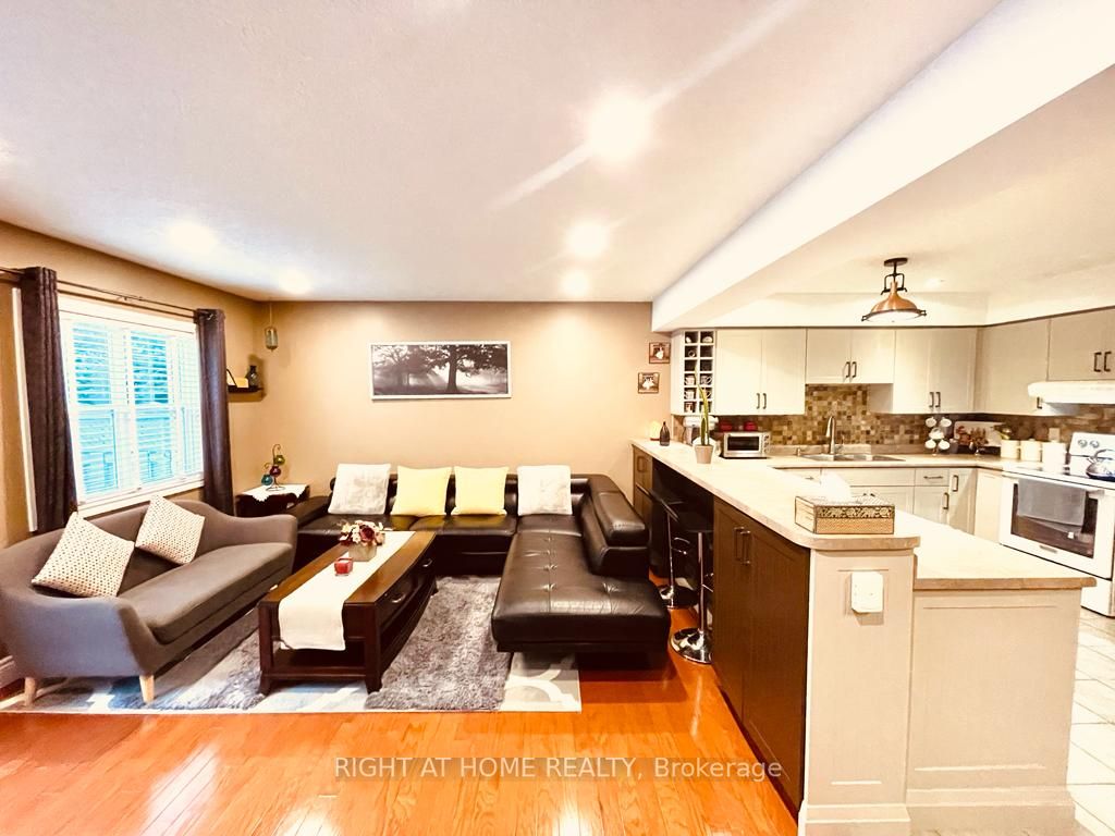 271 Thompson Road