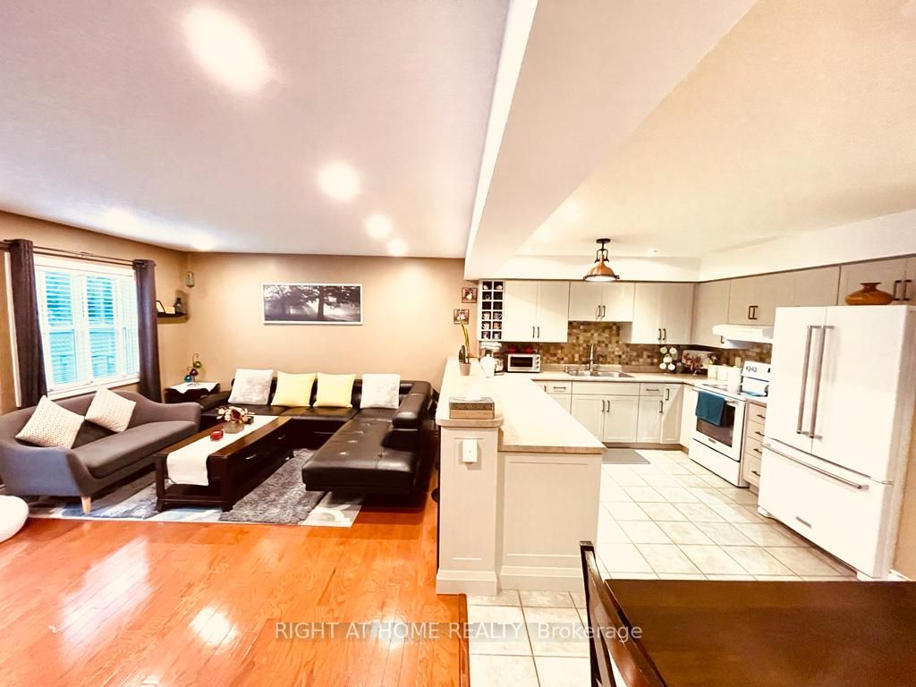 271 Thompson Road
