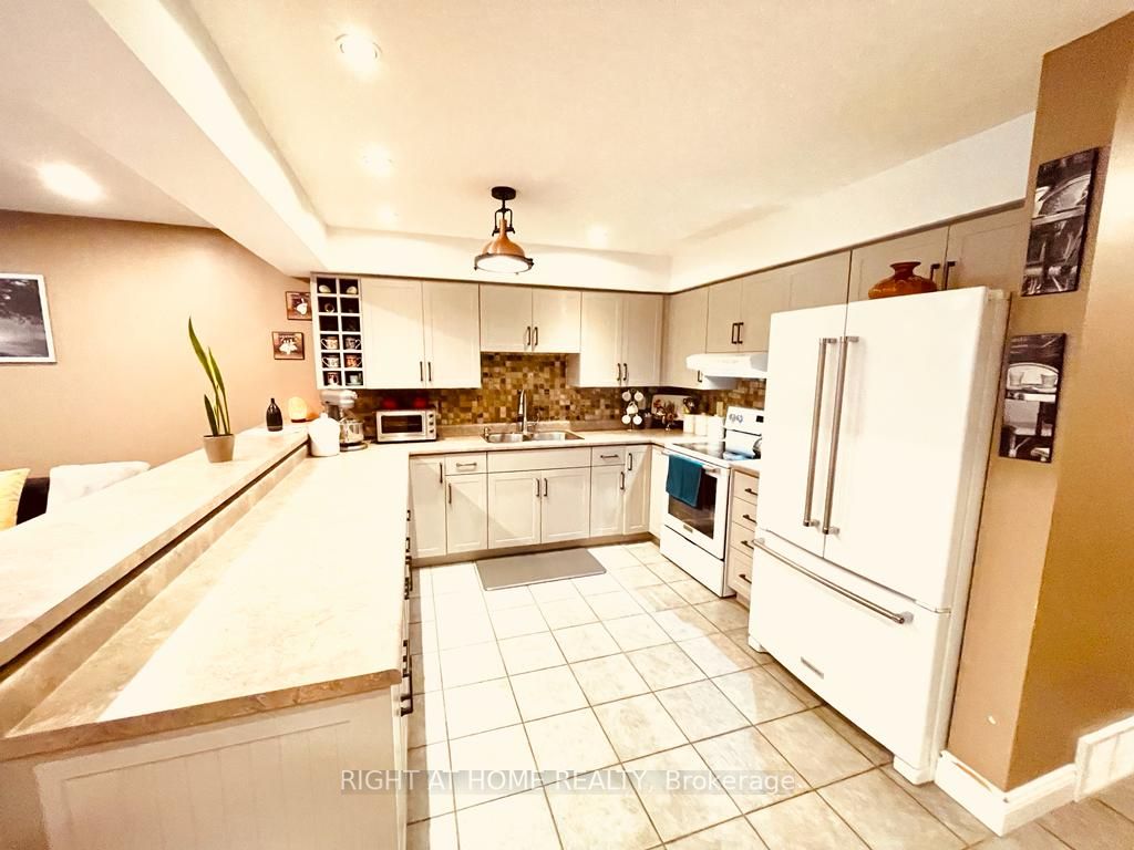 271 Thompson Road