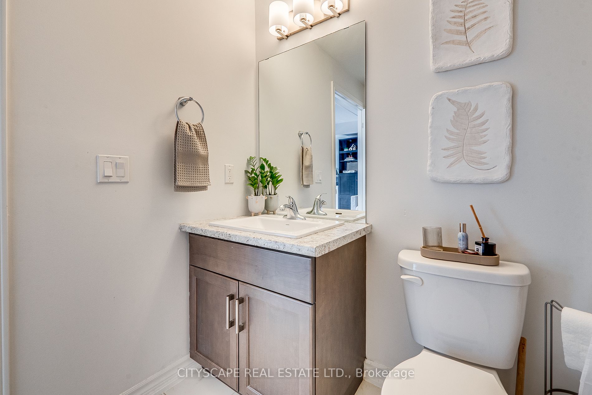 640 Sauve Street, #204