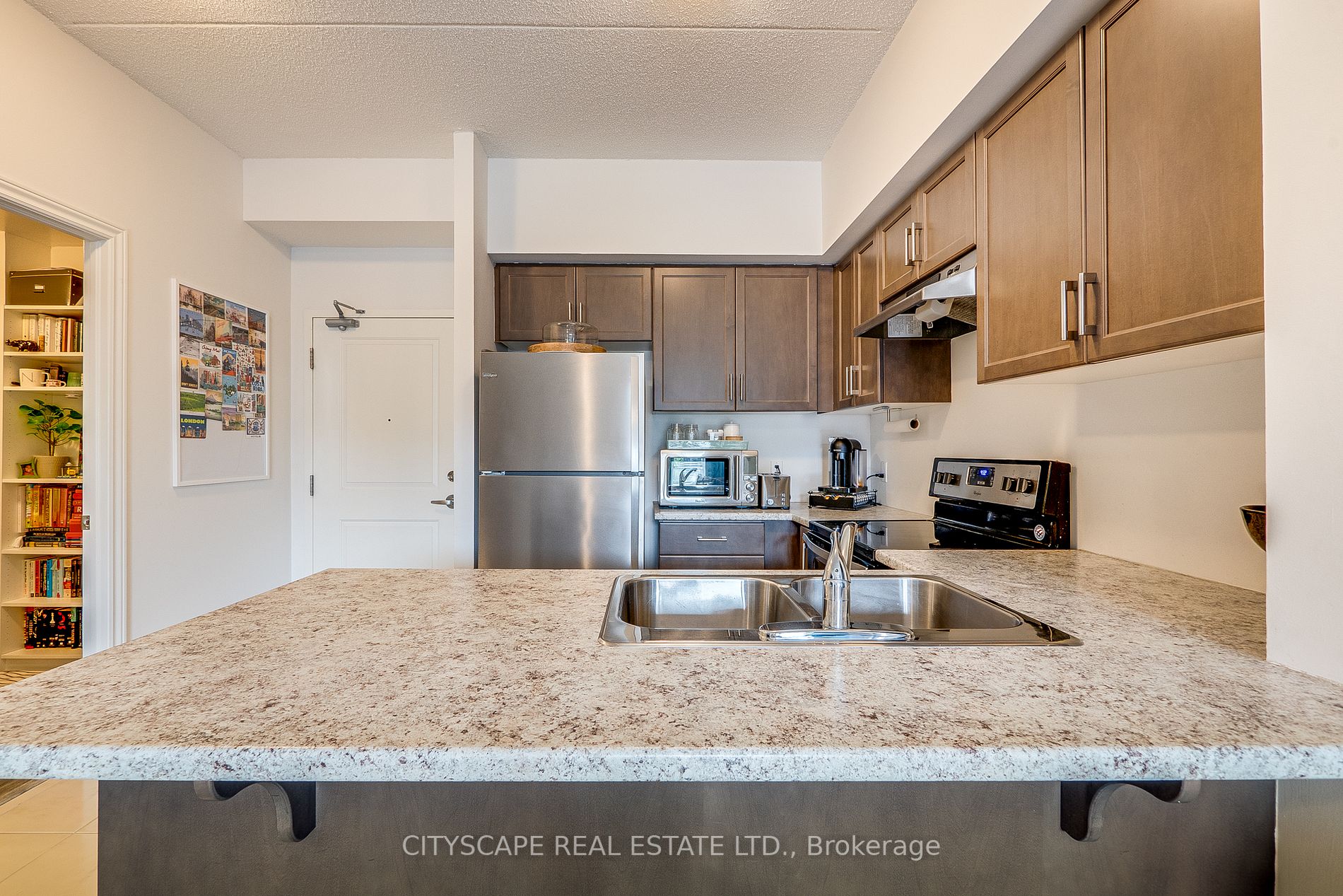 640 Sauve Street, #204