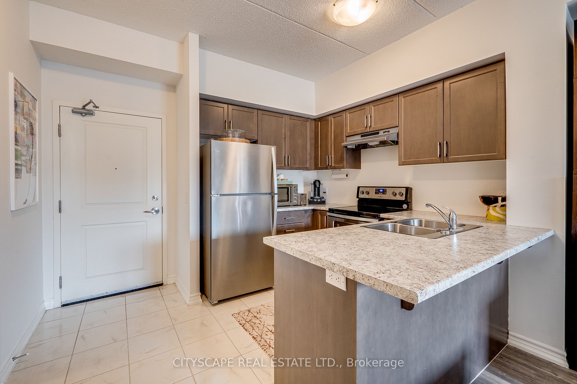 640 Sauve Street, #204