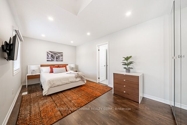 3102 Jenn Ave