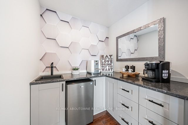 3102 Jenn Ave