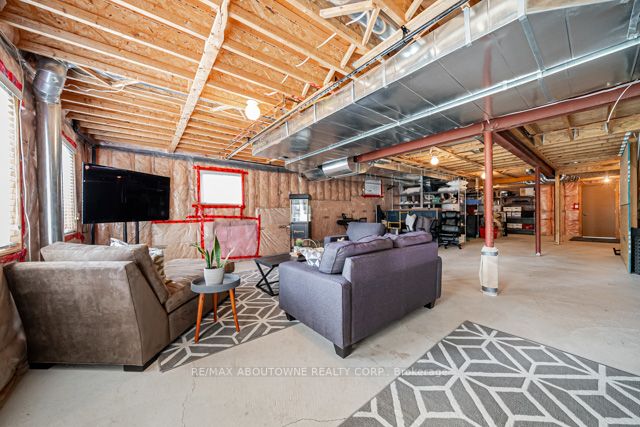 3102 Jenn Ave