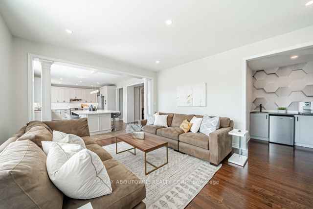 3102 Jenn Ave