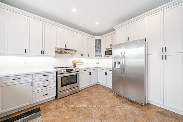 3102 Jenn Ave