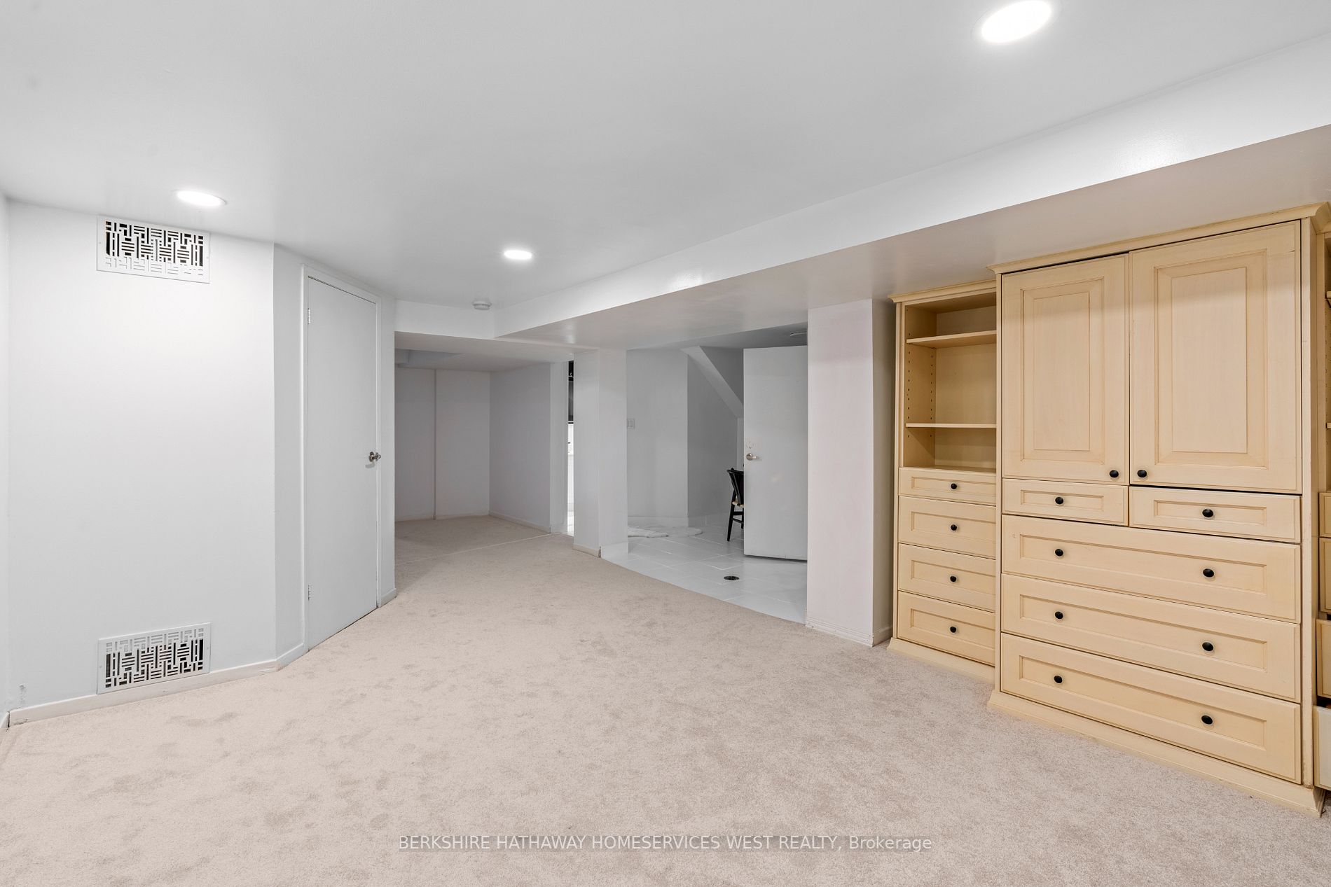 90 Great Oak Dr