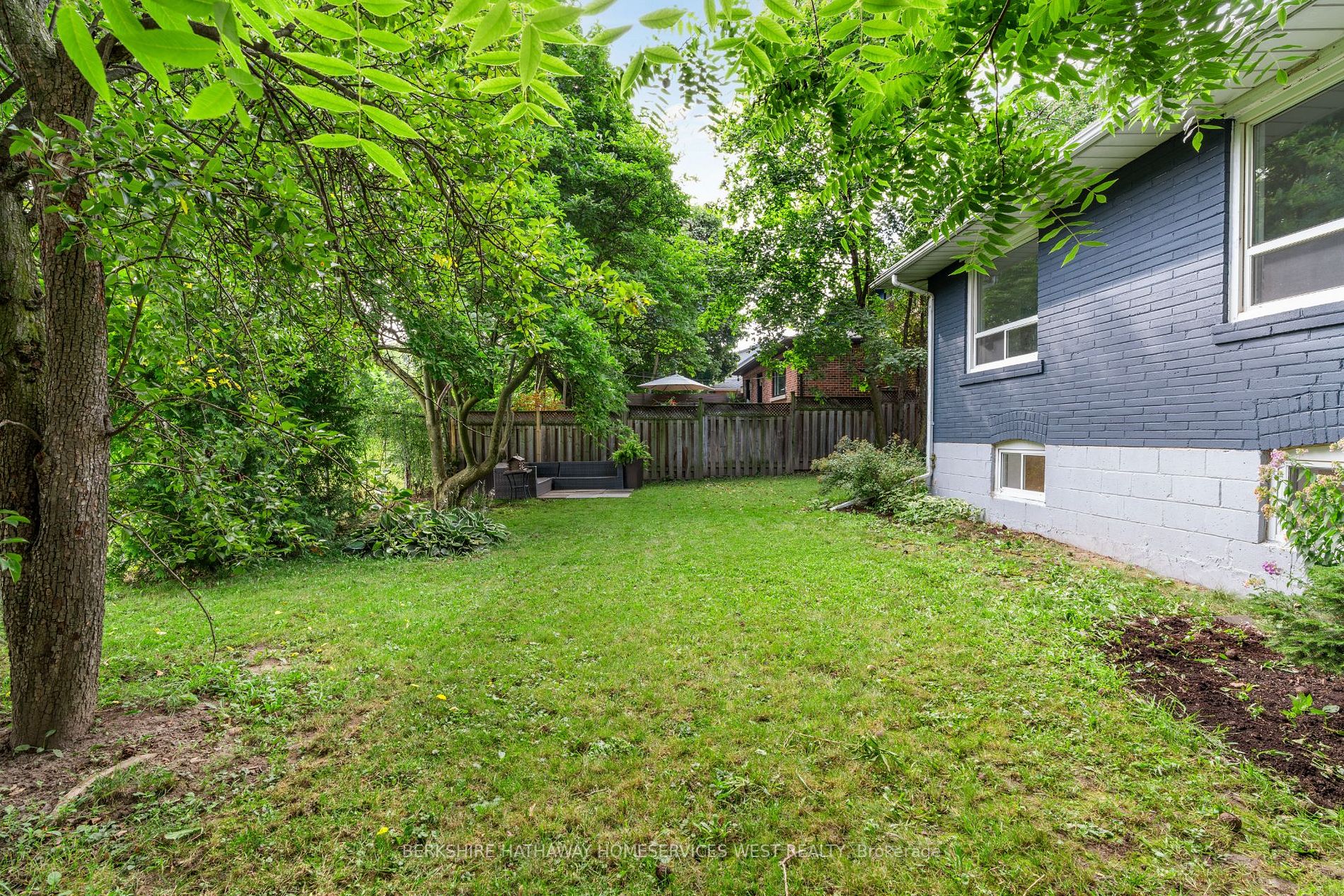90 Great Oak Dr