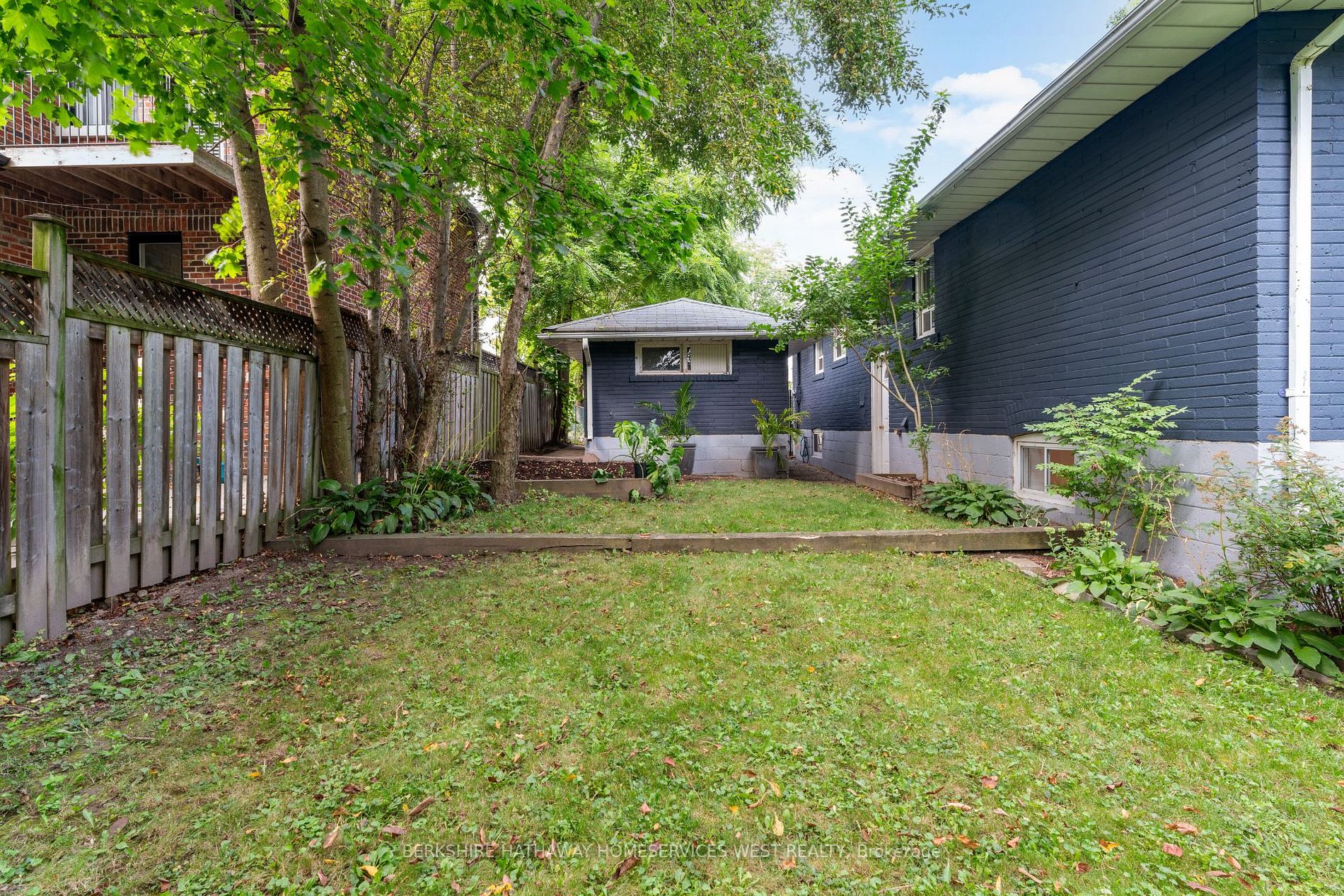 90 Great Oak Dr