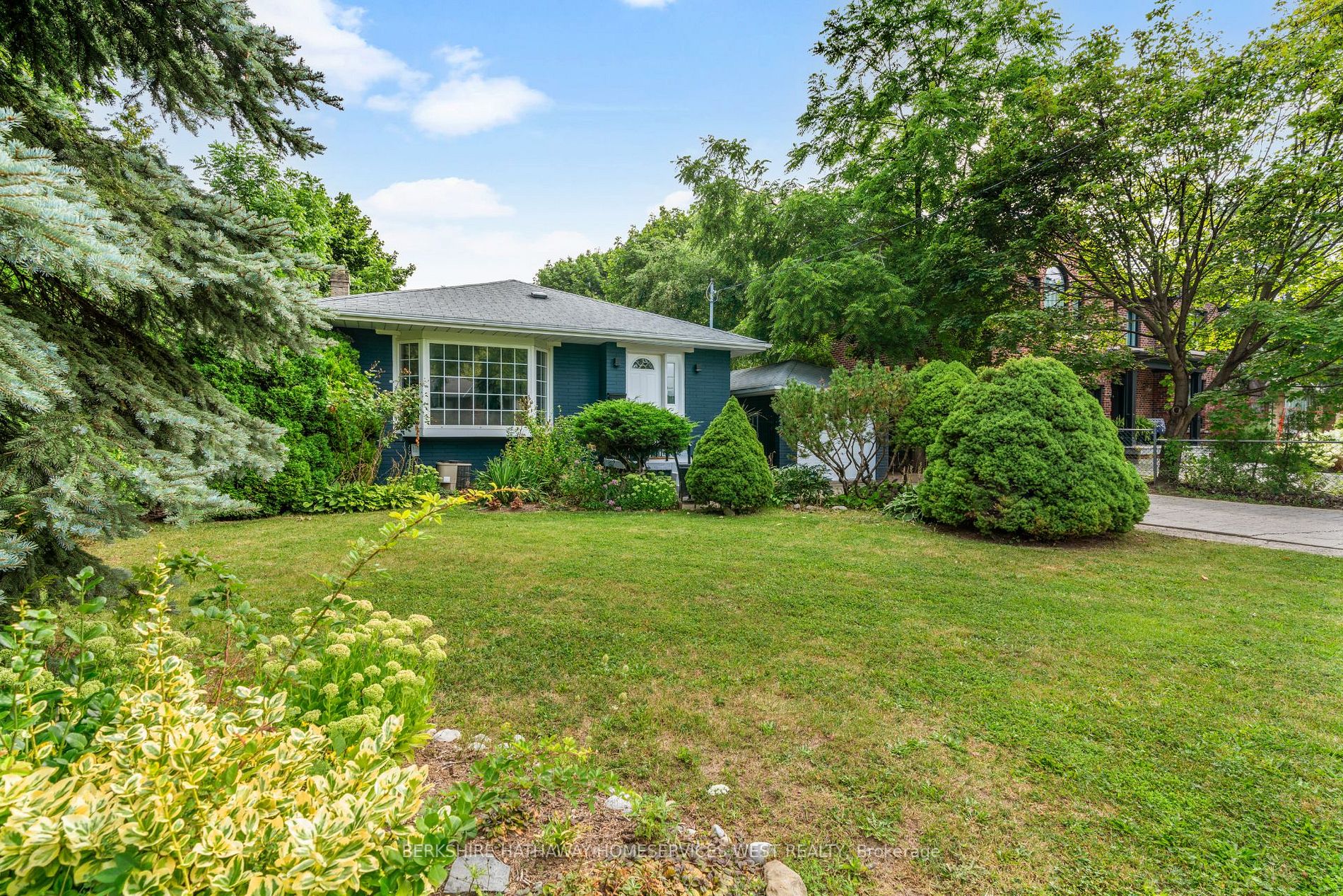 90 Great Oak Dr