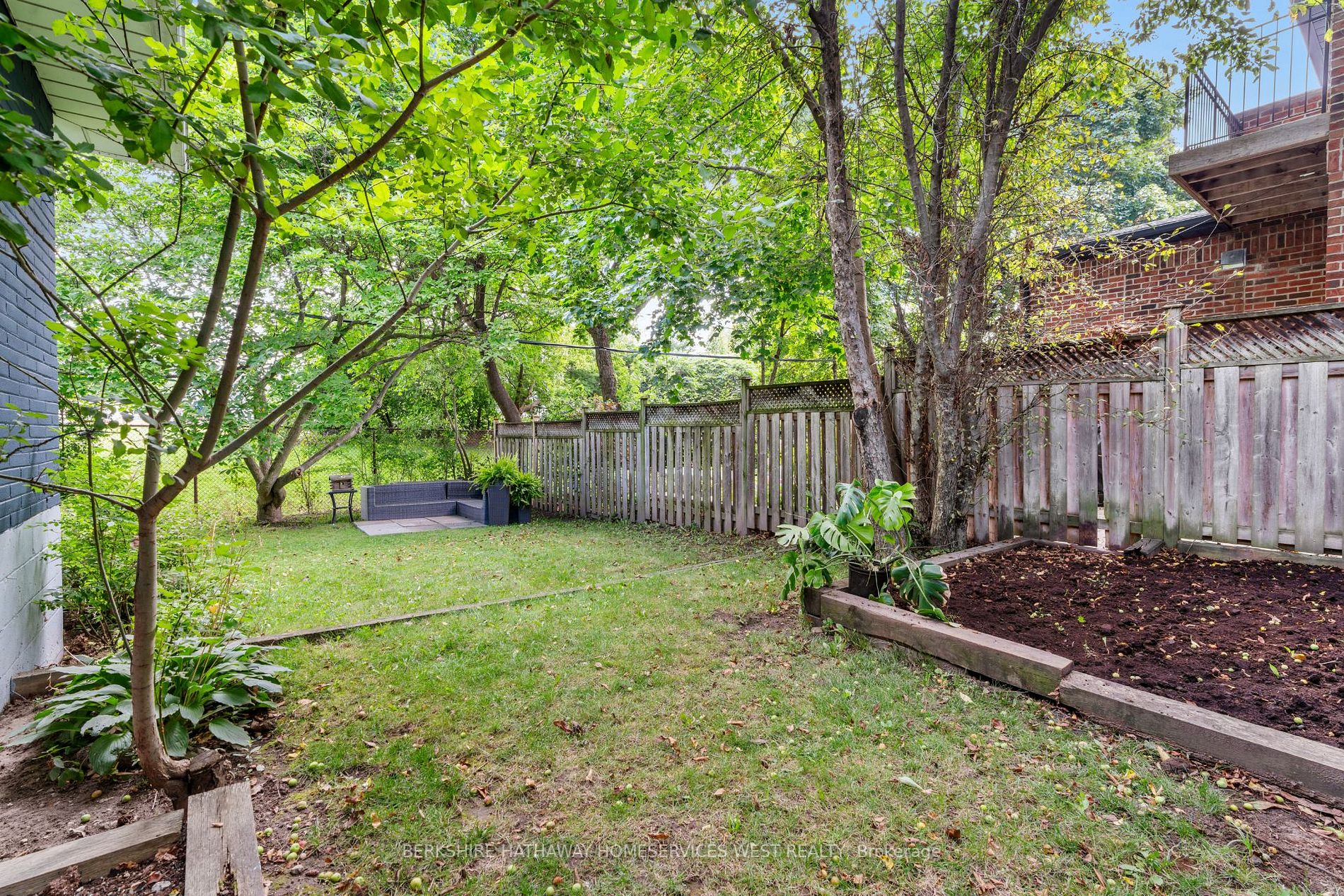 90 Great Oak Dr