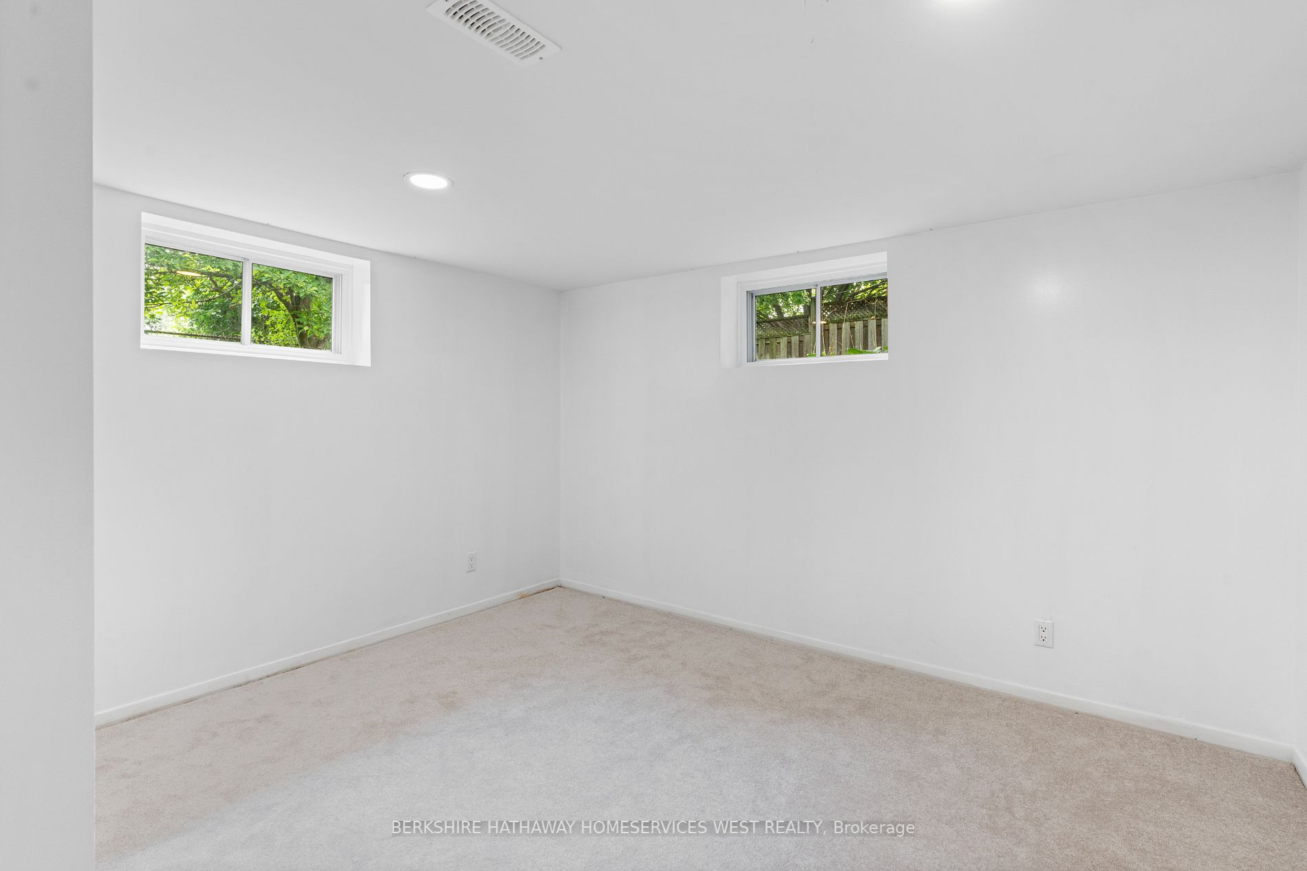 90 Great Oak Dr
