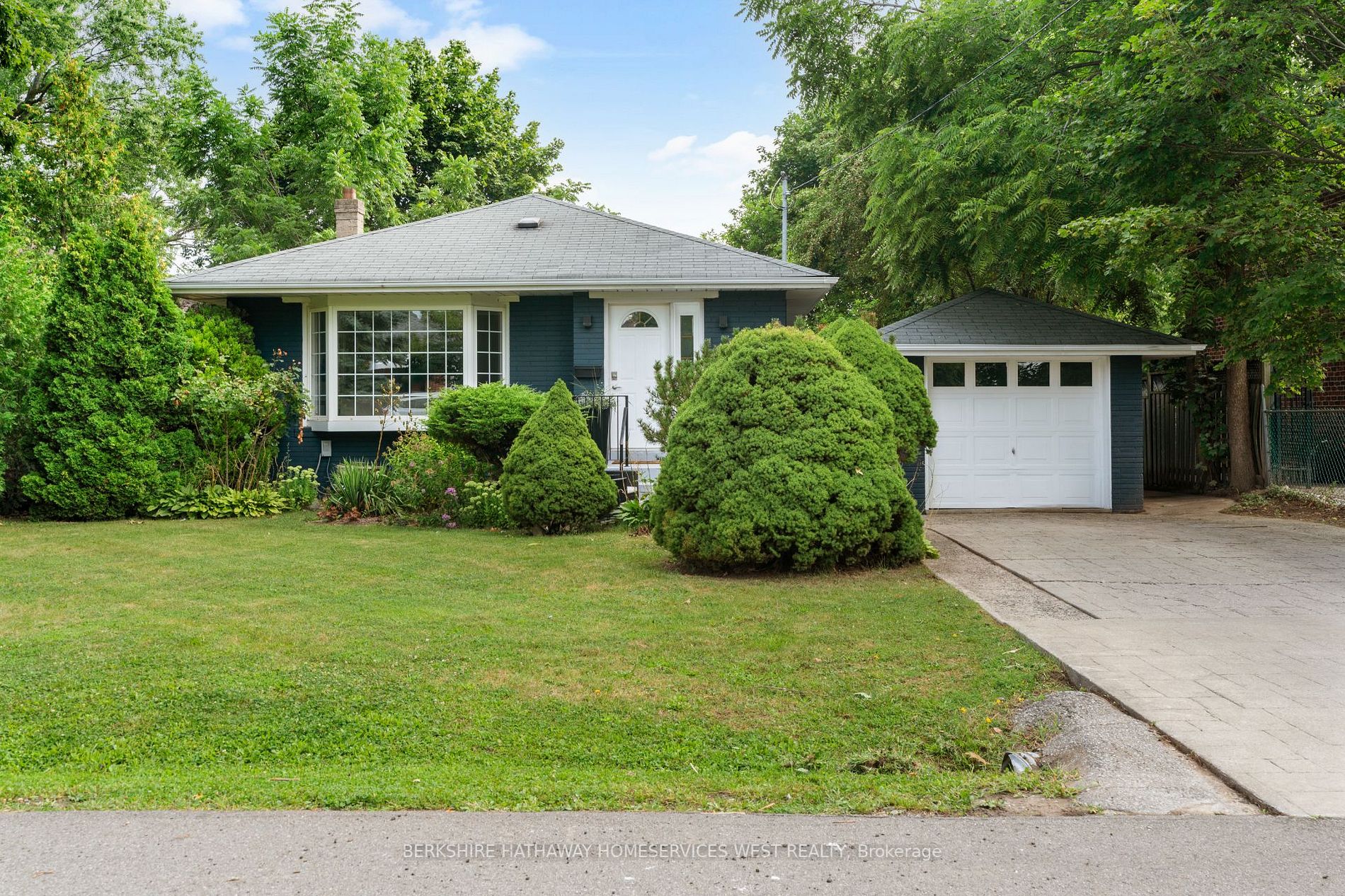 90 Great Oak Dr
