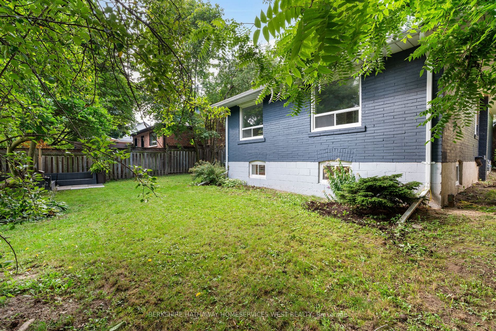 90 Great Oak Dr