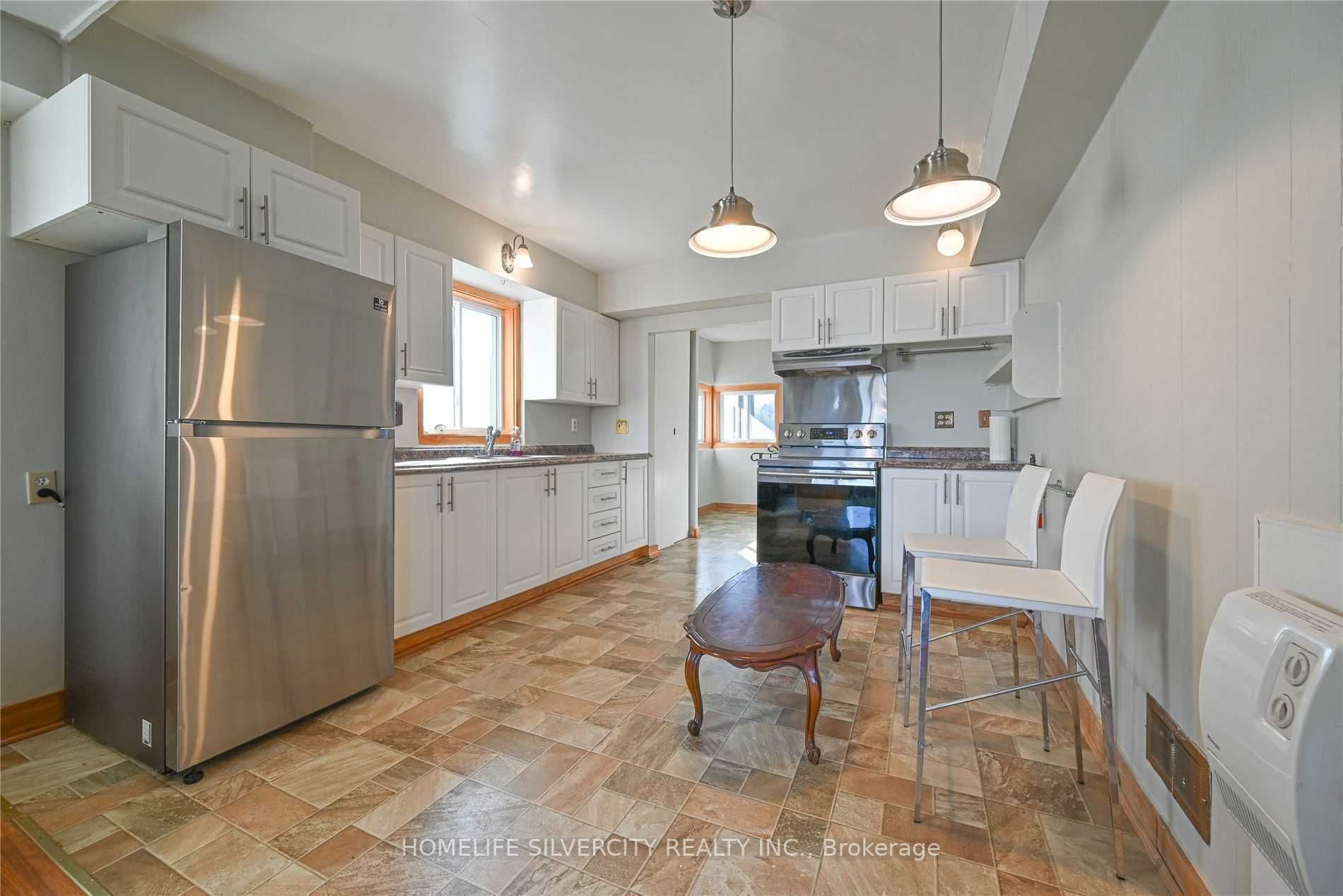 244 Main Street S
