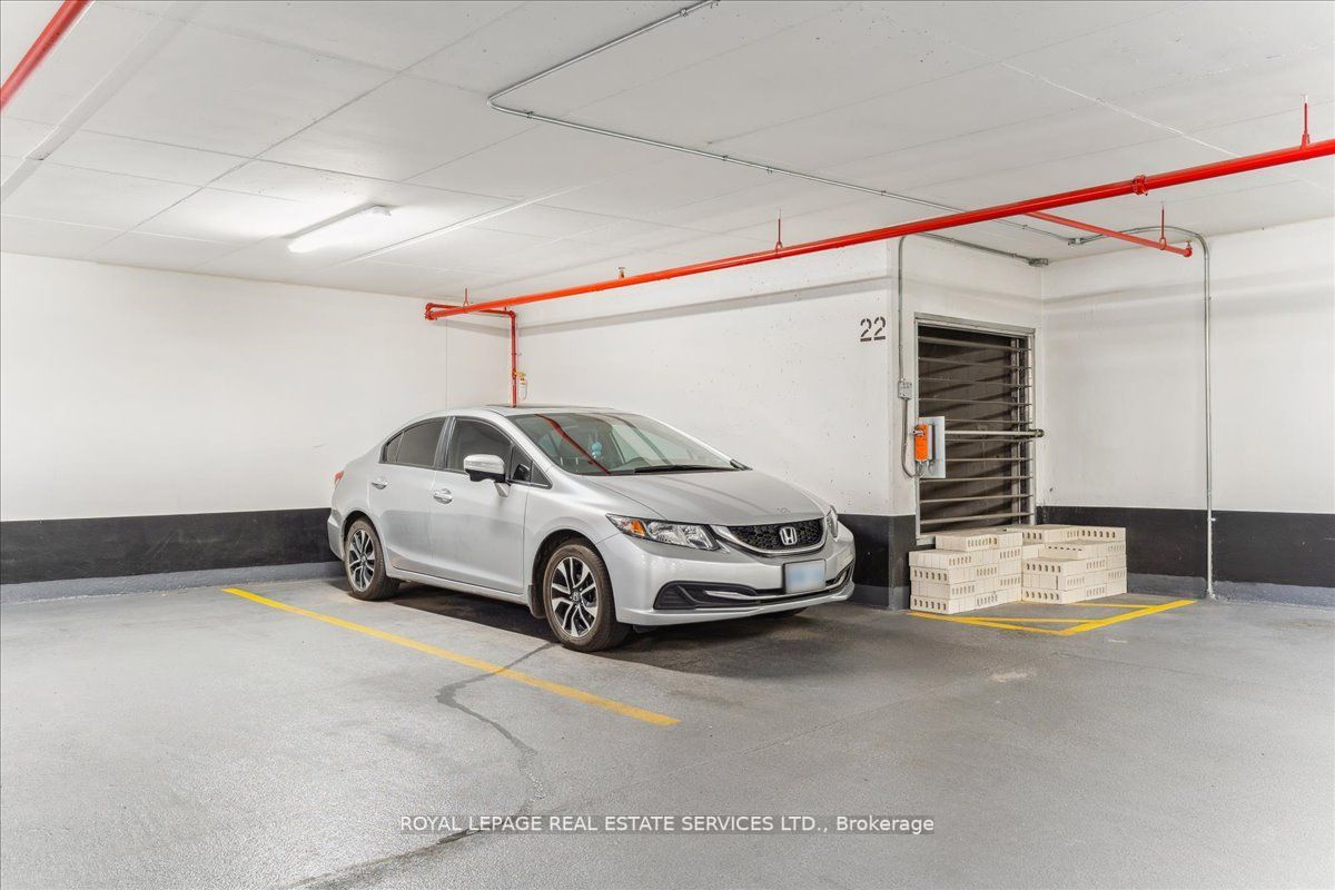 1990 Bloor St, #Parking