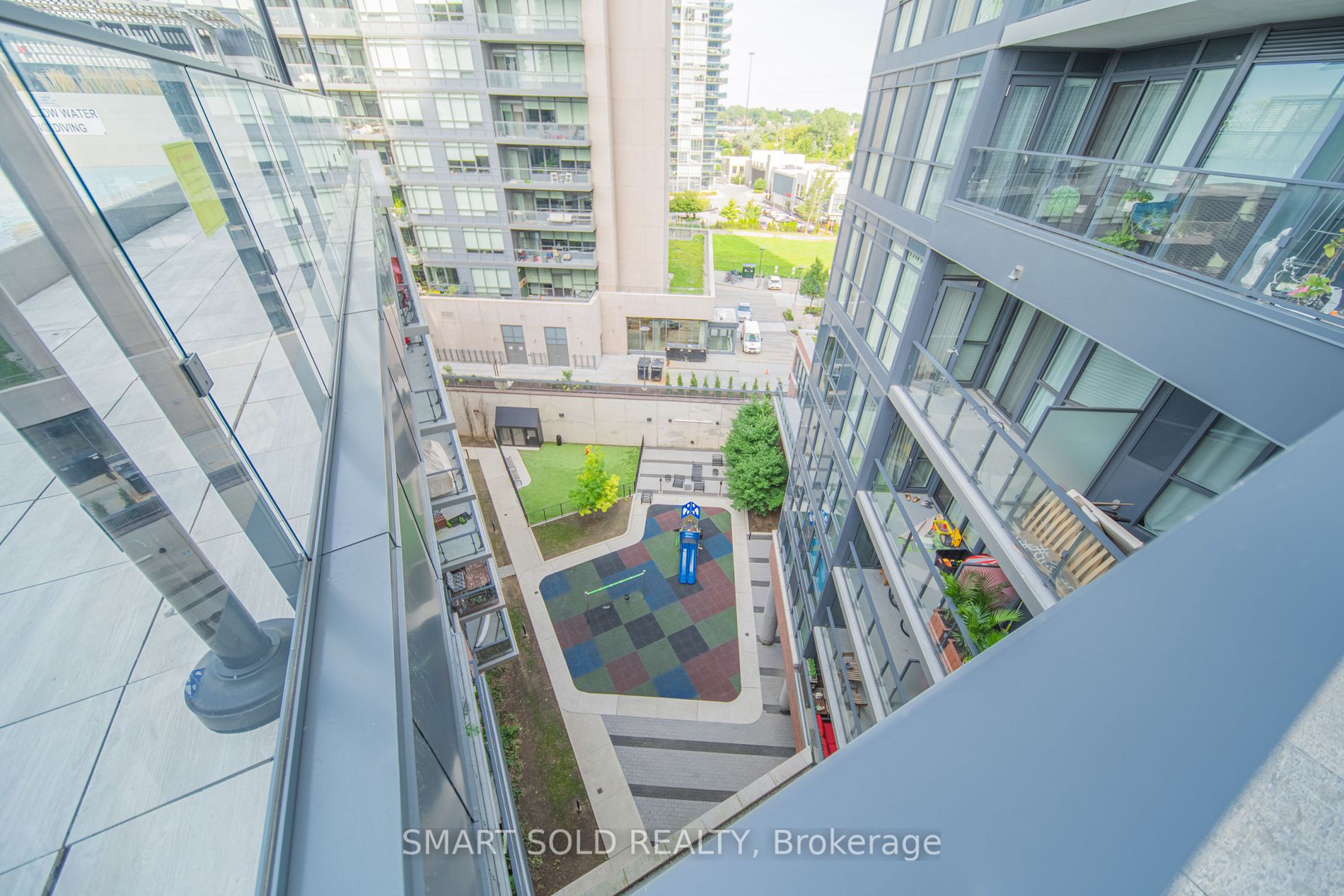10 Park Lawn Rd, #427