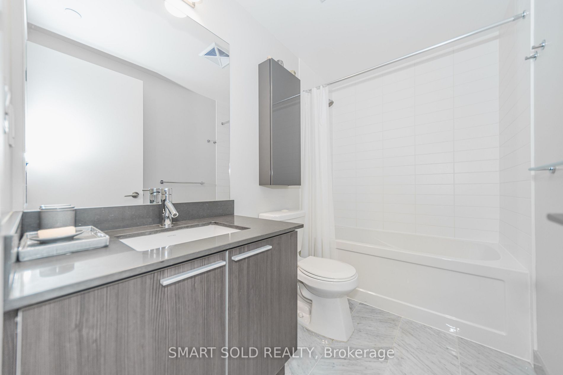 10 Park Lawn Rd, #427
