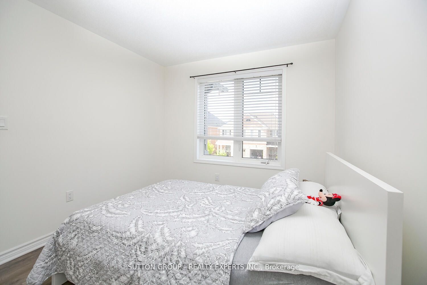 83 Maple Cider St