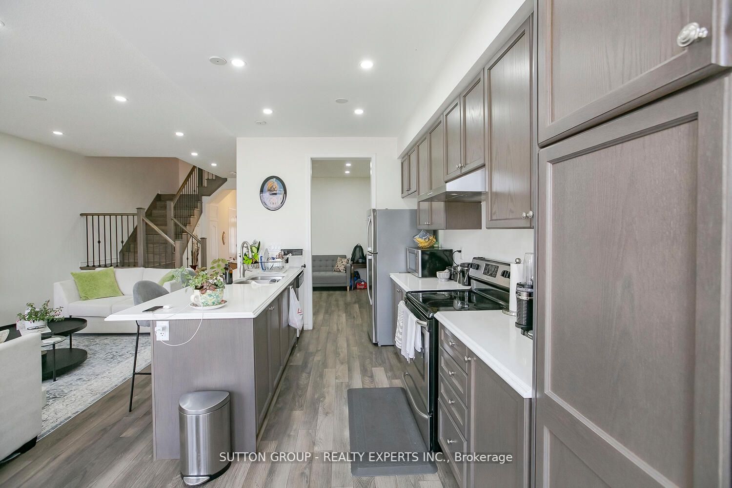 83 Maple Cider St