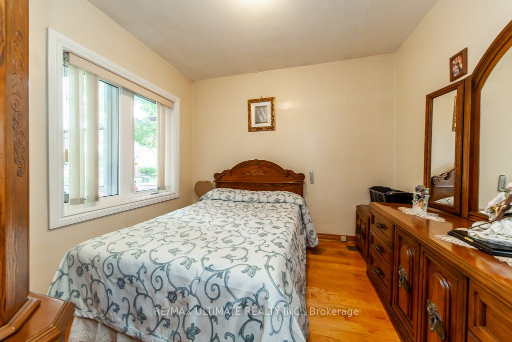 166 Harvie Ave