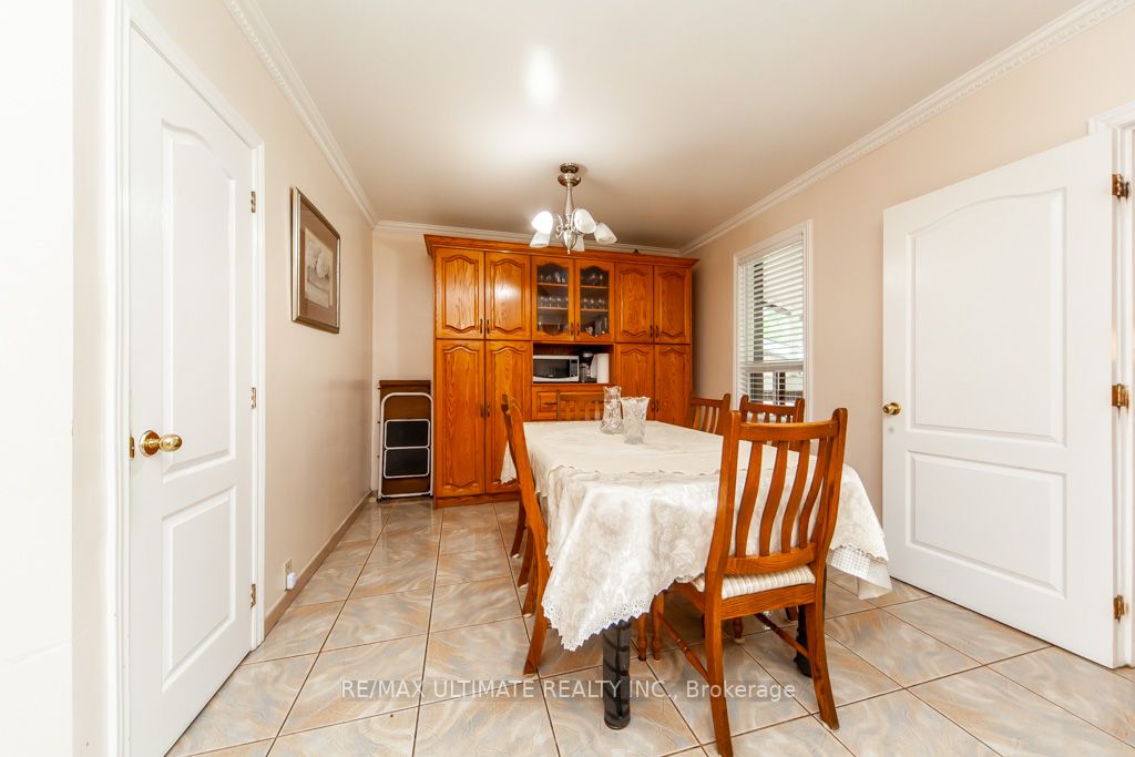 166 Harvie Ave