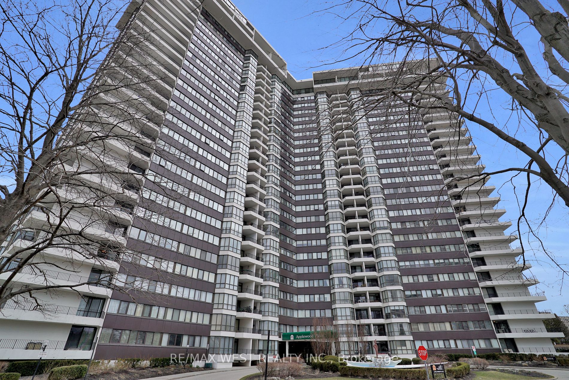 1333 Bloor St, #1217