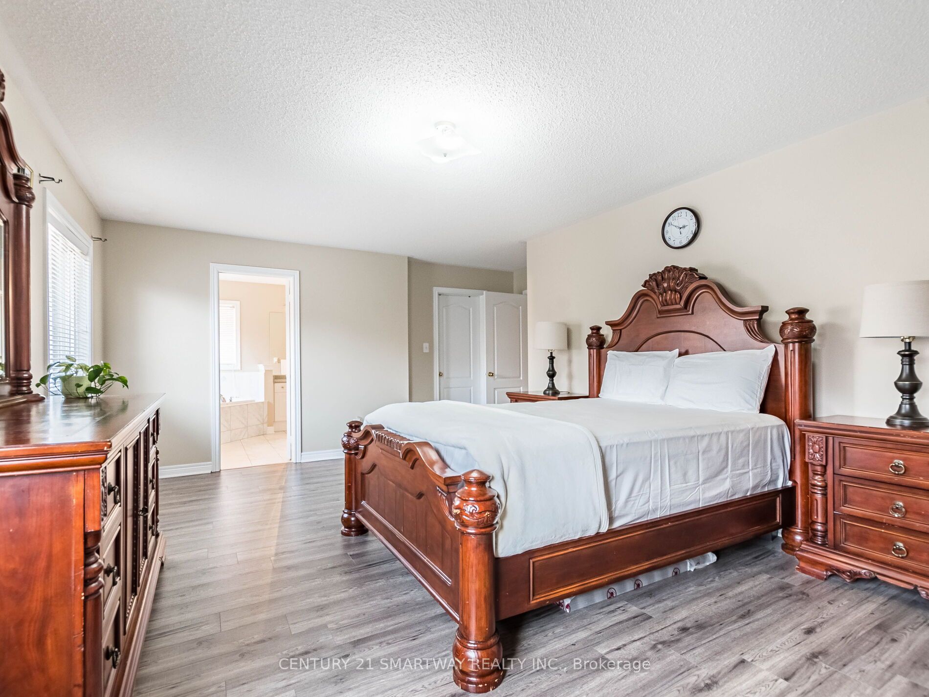 32 Ocean Ridge Dr