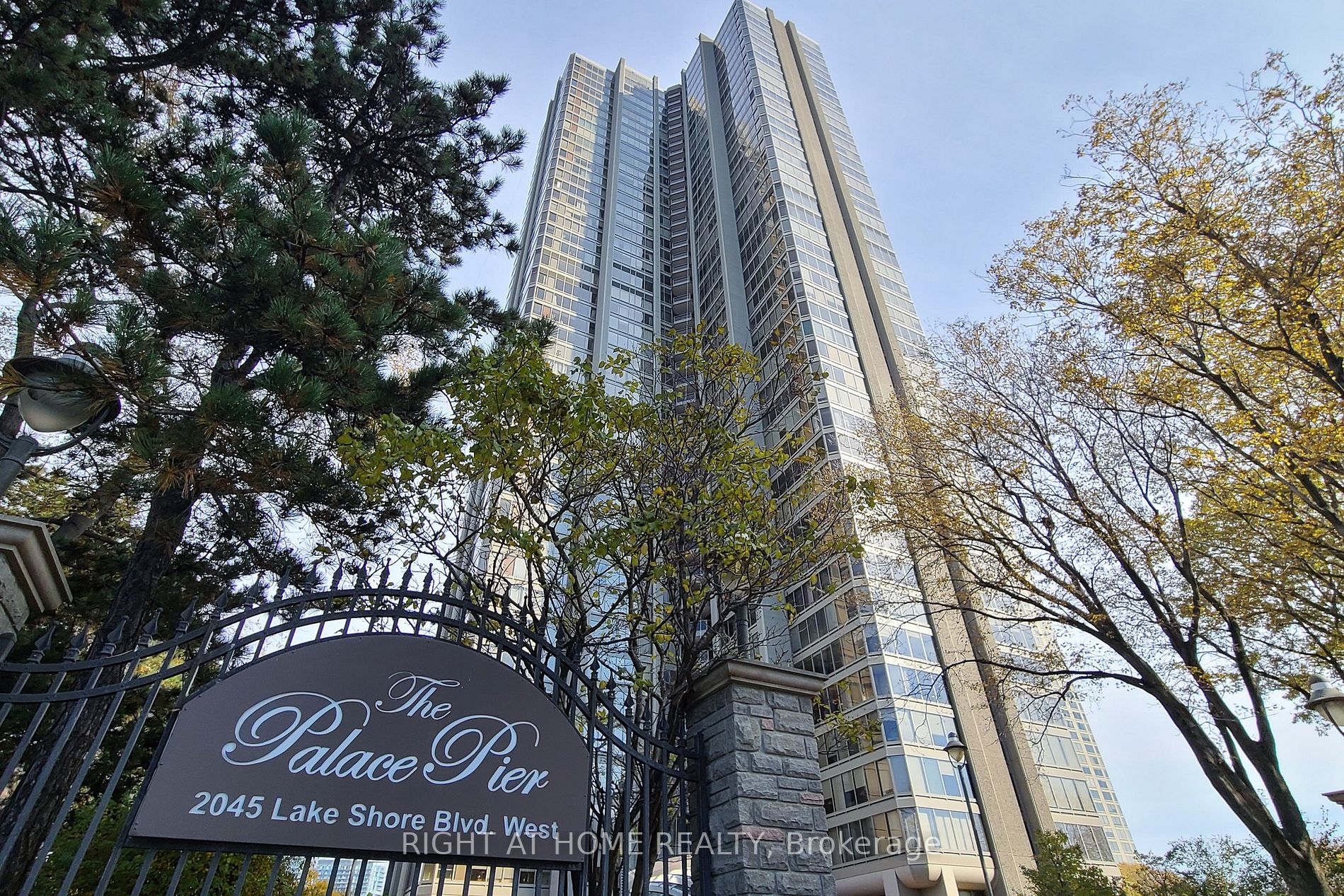 2045 Lake Shore Blvd W, #507
