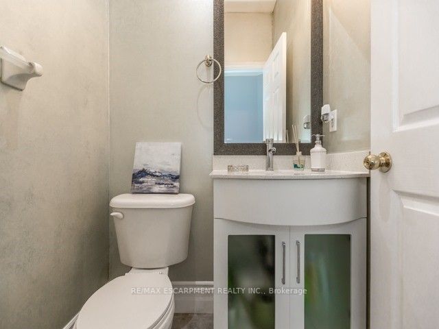 163 Cooke Cres