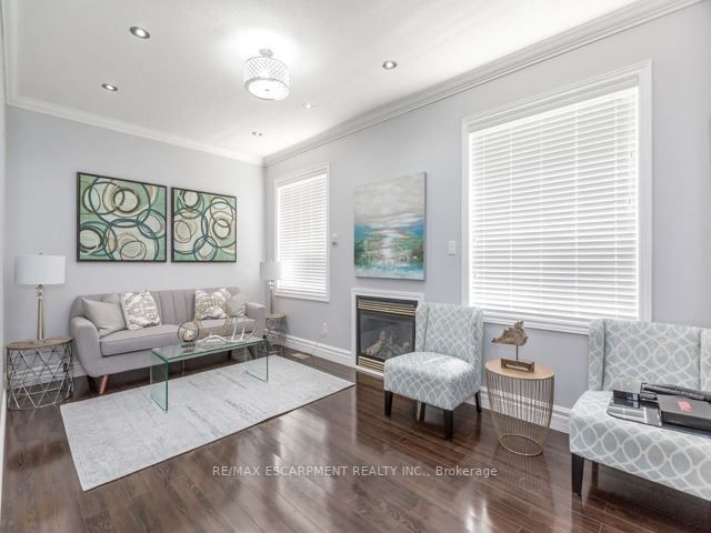 163 Cooke Cres