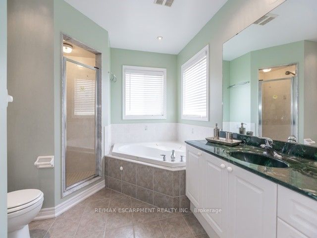 163 Cooke Cres