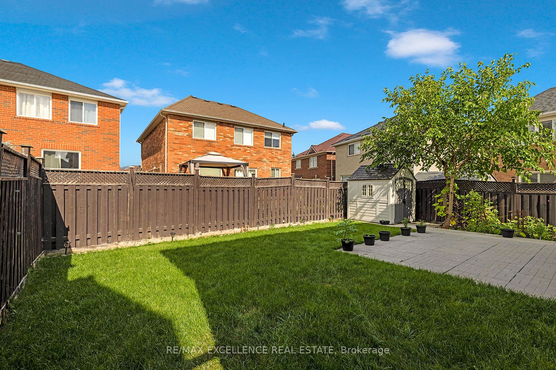 126 Bushmill Circ E