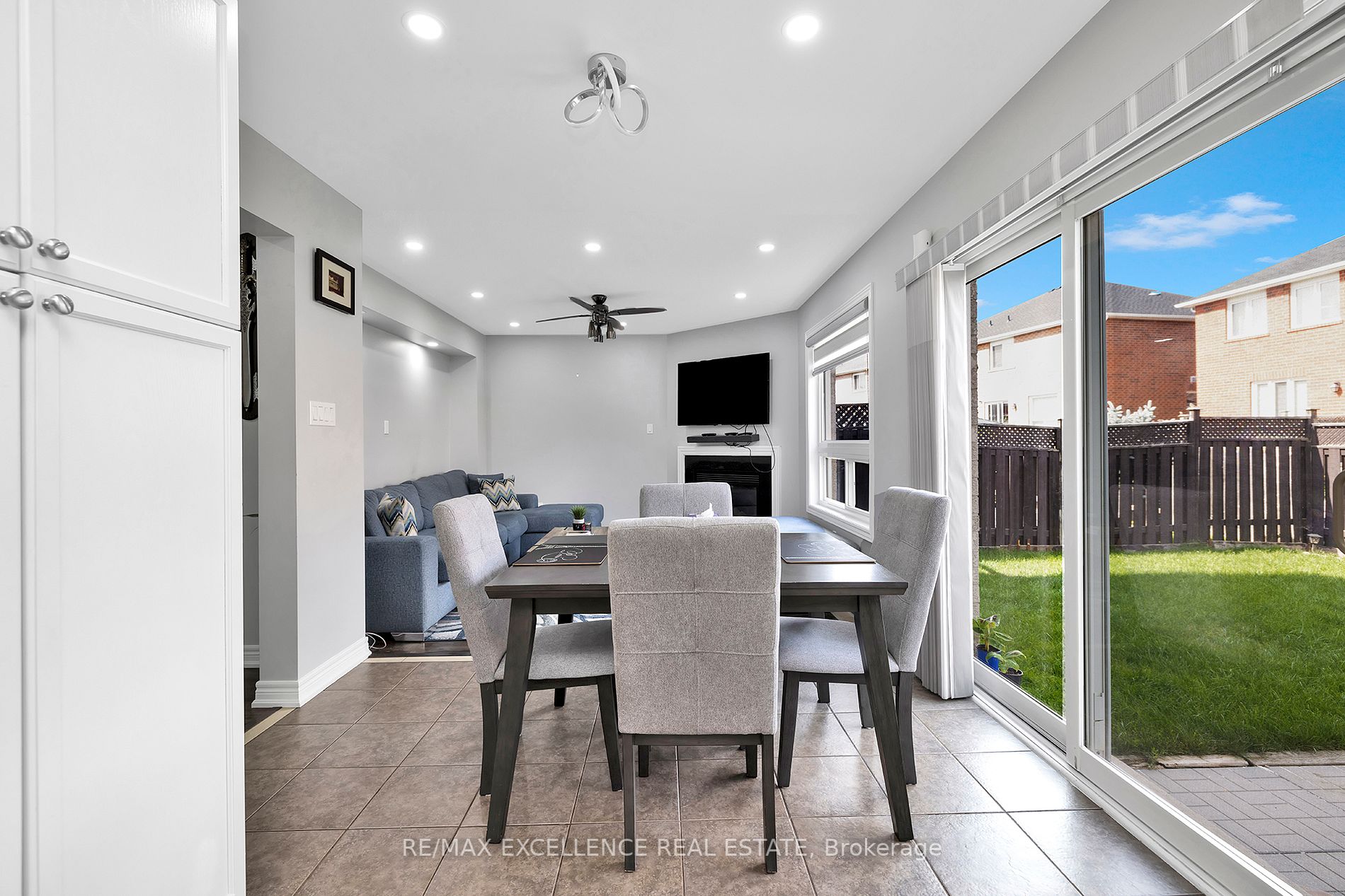 126 Bushmill Circ E