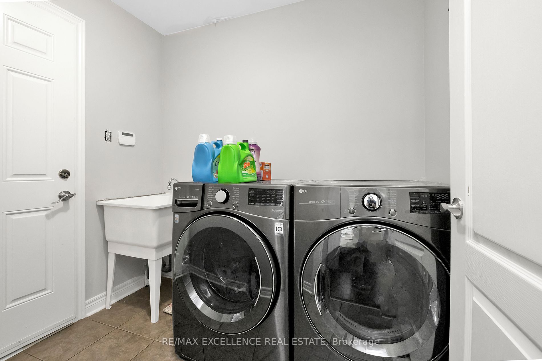 126 Bushmill Circ E