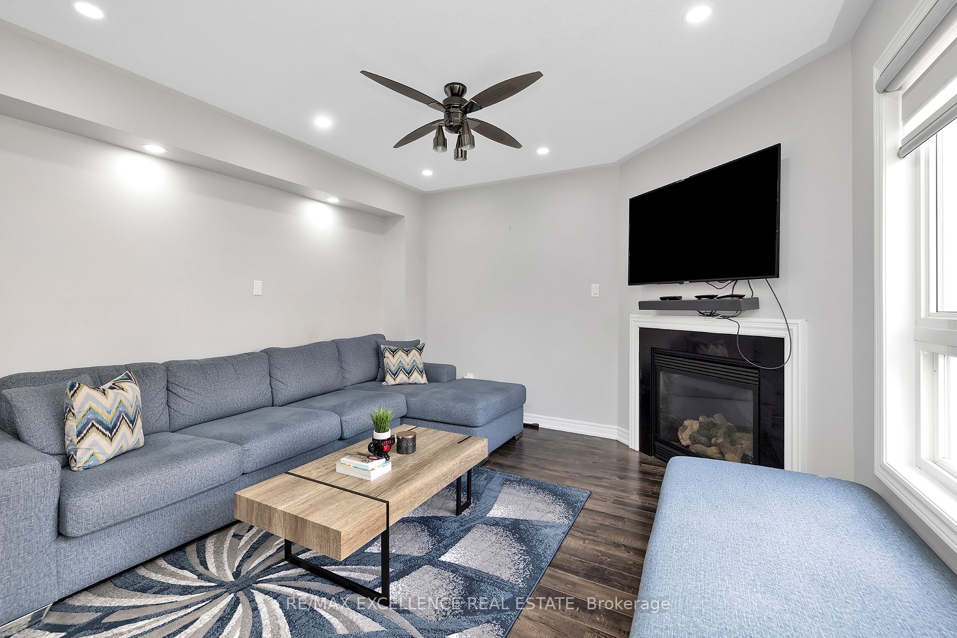 126 Bushmill Circ E
