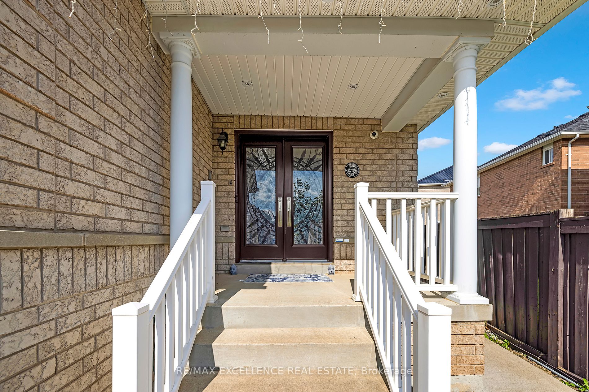 126 Bushmill Circ E