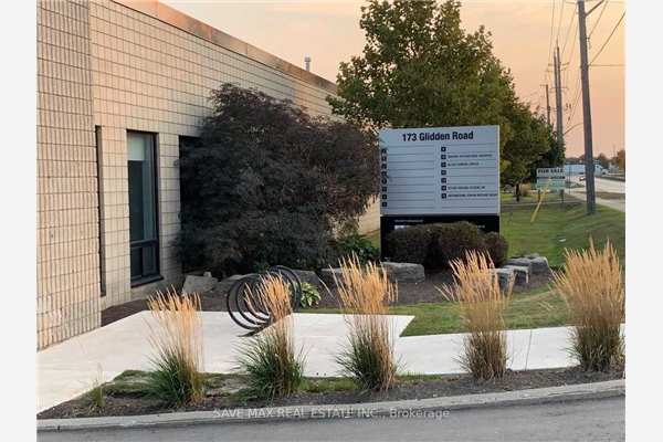 173 Glidden Rd, Brampton