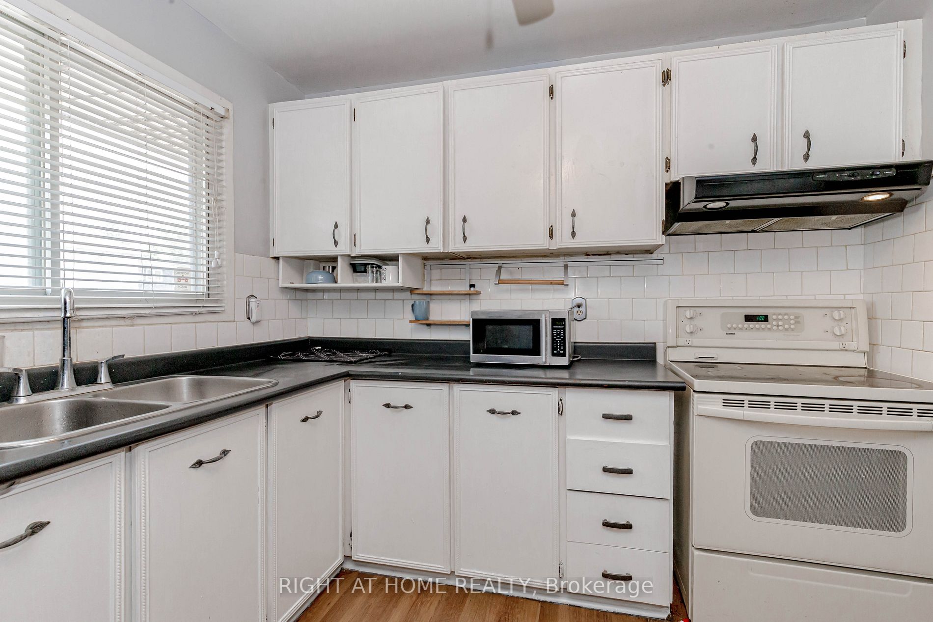 17 Hedley Crt