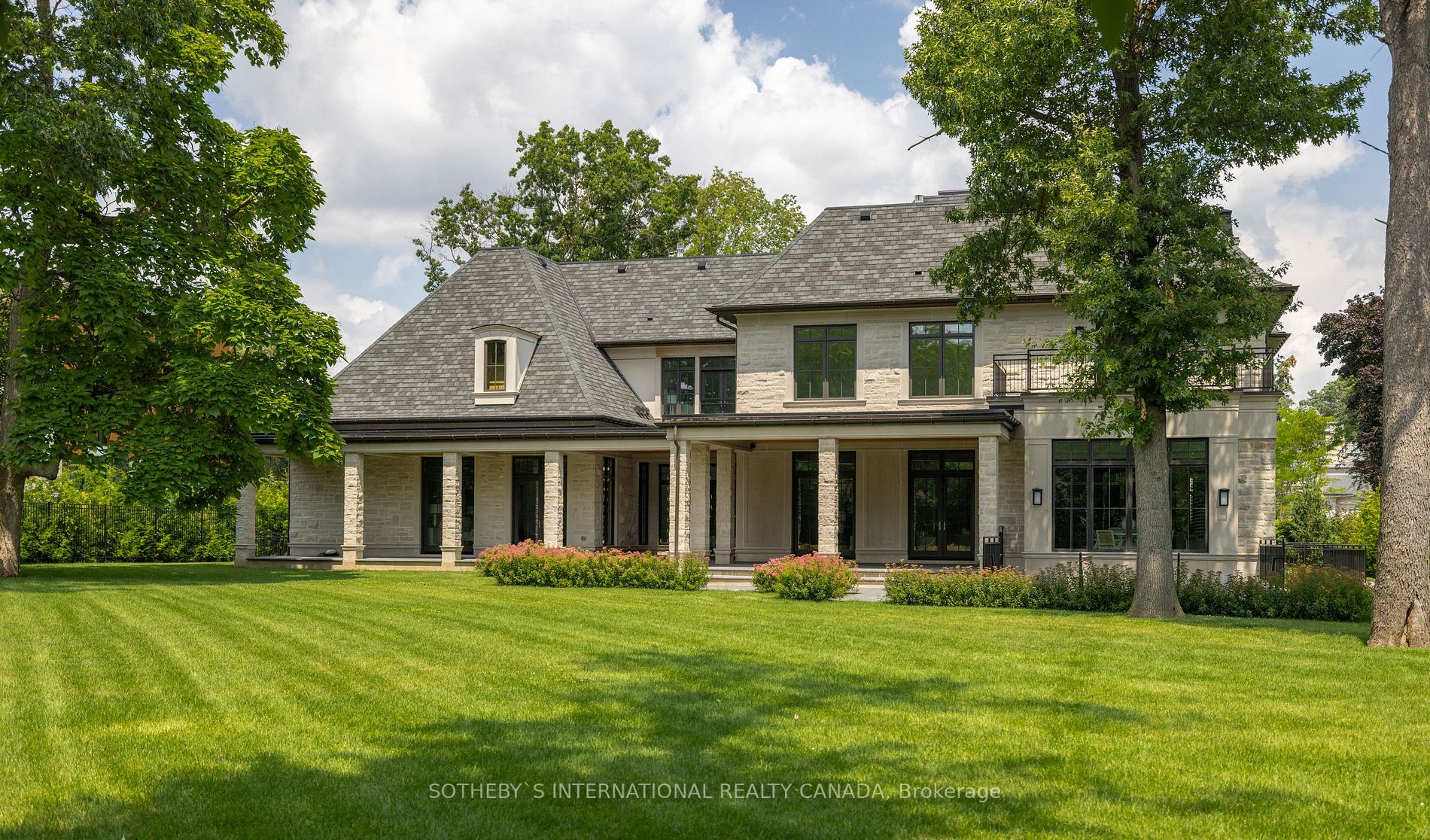 2280 Doulton Dr